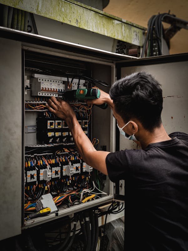 Unlocking comprehensive facilities management services in the UK